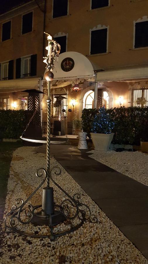 Ristorante Albergo Corona Novi Ligure Exterior foto